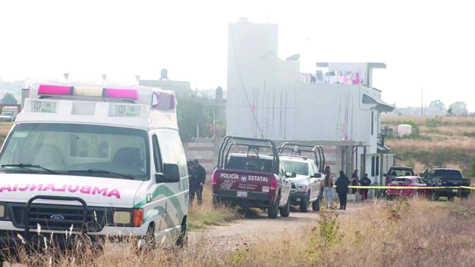 Entre las cinco personas asesinadas a balazos por un comando armado en un domicilio de San Jerónimo Caleras está un adolescente de 17 años